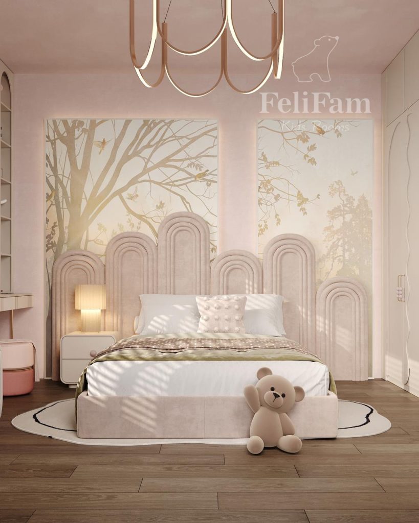 Дитяча кімната з великим ліжком