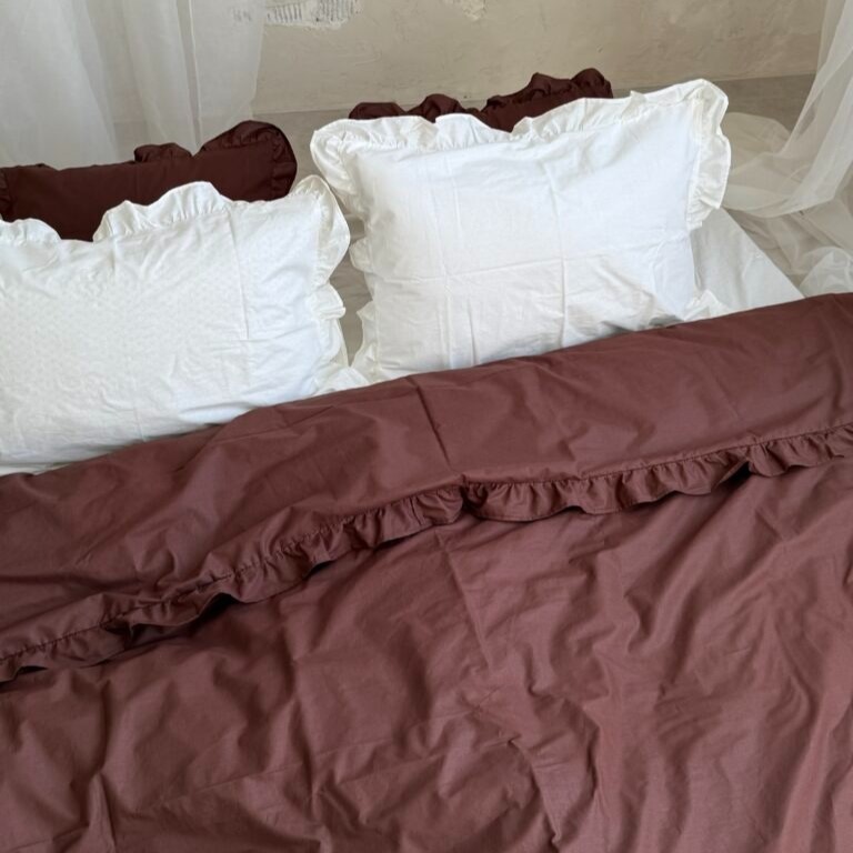 Постільна білизна Bedclozzzes Білий шоколад з рюшами